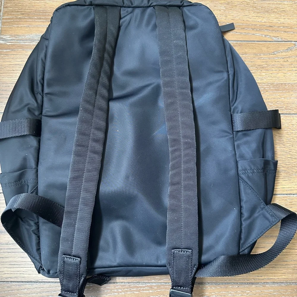 Lululemon 🍋 Crew Backpack 22L Black  🍋🍋